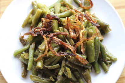 Sautéed Loubiyeh, lightly sautéed green beans with onions, toasted garlic, and spices at Deasura in Forest Hills, Queens.