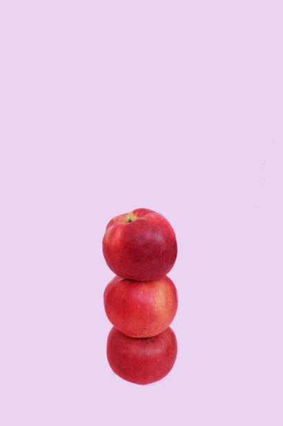 Honeycrisp apples by Elena Koycheva.